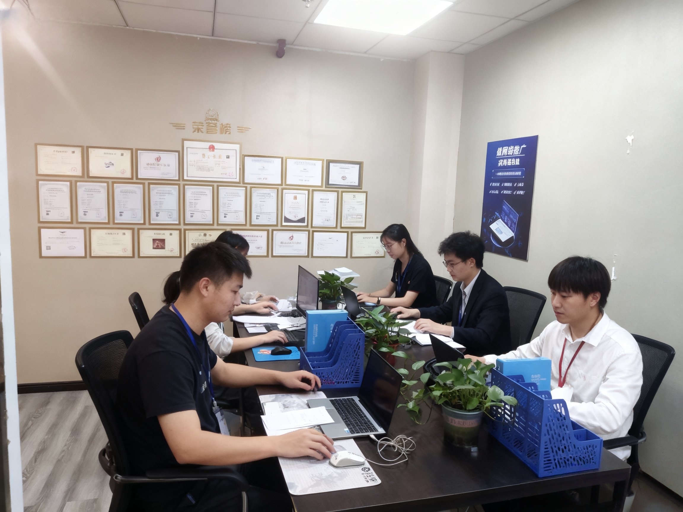 公司实拍：团队办公与协作环境